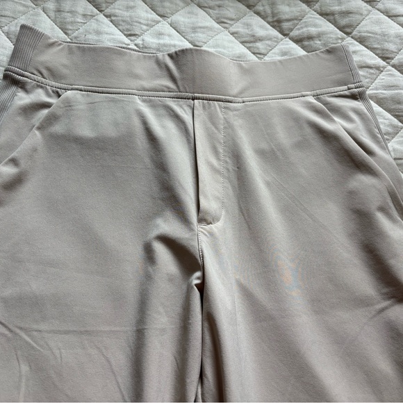 Athleta 6 Brooklyn Abalone cream ankle pants EUC - Picture 2 of 12